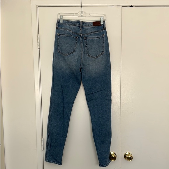 Hollister Blue ultra high rise mom Straight Leg Jeans size 28 (7L) - Picture 4 of 5